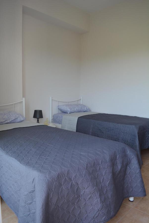 Panos Apartments Gerakini Luaran gambar