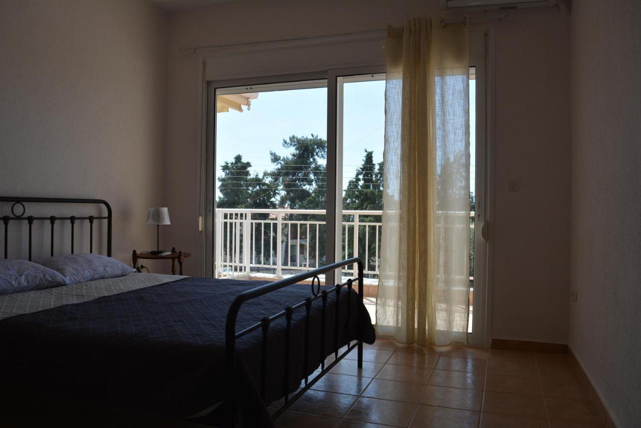 Panos Apartments Gerakini Luaran gambar