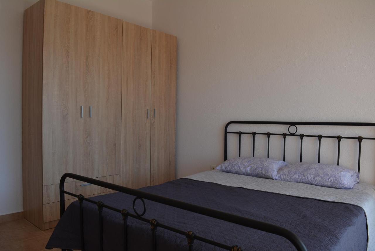 Panos Apartments Gerakini Luaran gambar